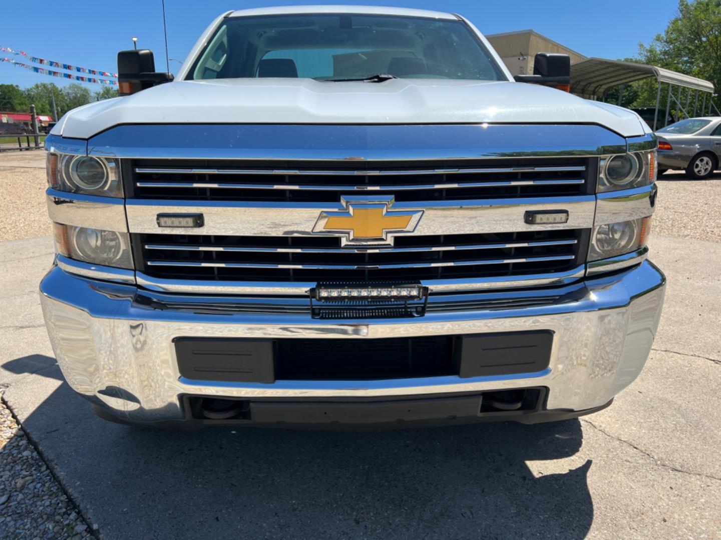 2017 White /Gray Chevrolet Silverado 2500HD W/T (1GC2KUEG4HZ) with an 6.0 V8 engine, Automatic transmission, located at 4520 Airline Hwy, Baton Rouge, LA, 70805, (225) 357-1497, 30.509325, -91.145432 - 2017 Chevrolet Silverado 2500HD Double Cab 4X4 6.0 V8 Gas, 138K Miles, Power Windows, Locks & Mirrors, Cold A/C, Tow Pkg, ARE Bed Cover, Good Tires. FOR INFO PLEASE CONTACT JEFF AT 225 357-1497 CHECK OUT OUR A+ RATING WITH THE BETTER BUSINESS BUREAU WE HAVE BEEN A FAMILY OWNED AND OPERATED BUSINESS - Photo#2